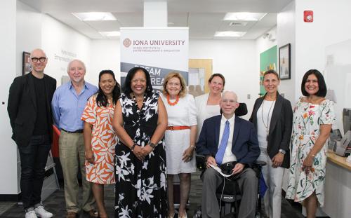 The Viscardi Pitchfest group photo.