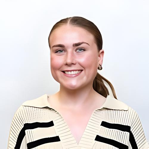 Victoria Curreri ’26 Headshot Photograph.