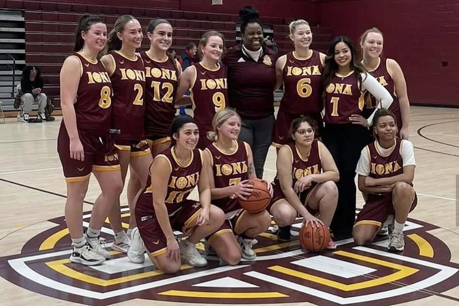 The 2024-25 women's club basketball team.